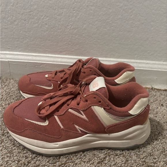New Balance Women's Sneakers - Rose and Cream - Picture 1 of 3